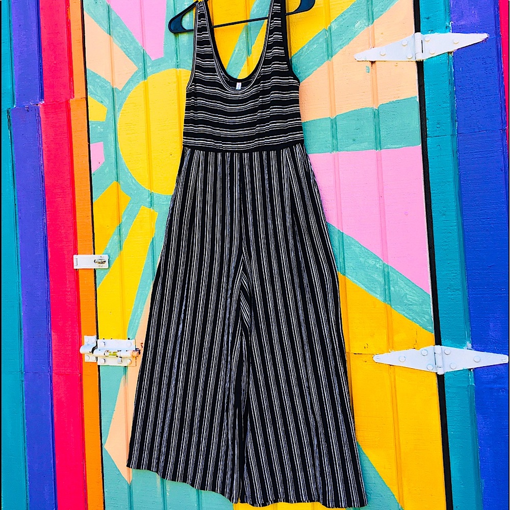BLACK AND WHITE STRIPED ROMPER